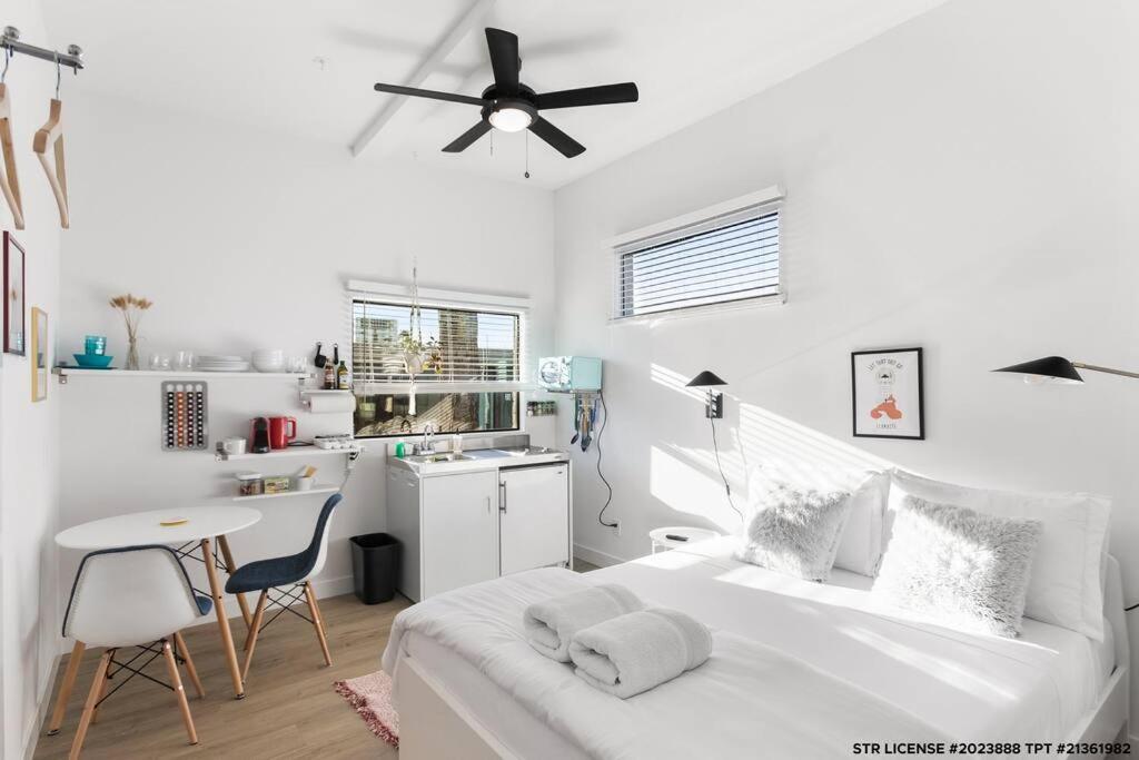 Micro Studio With Balcony & Pool View - Walk To Ot Scottsdale Exteriér fotografie
